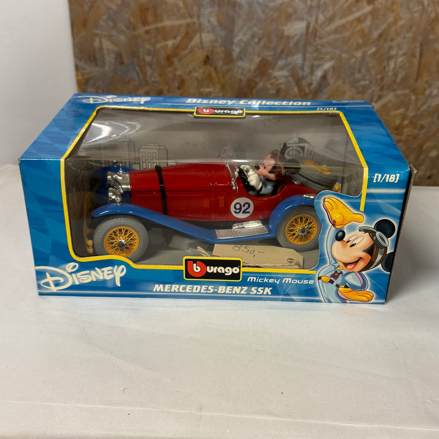 Disney modelbil i rød og blå