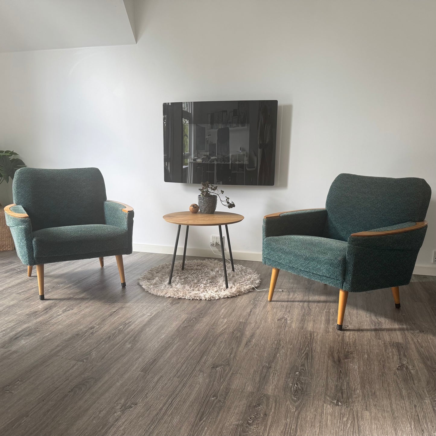 Midcentury Loungesæt, 2 stk, 60’erne i fed blå/grøn polstring med træarmlæn
