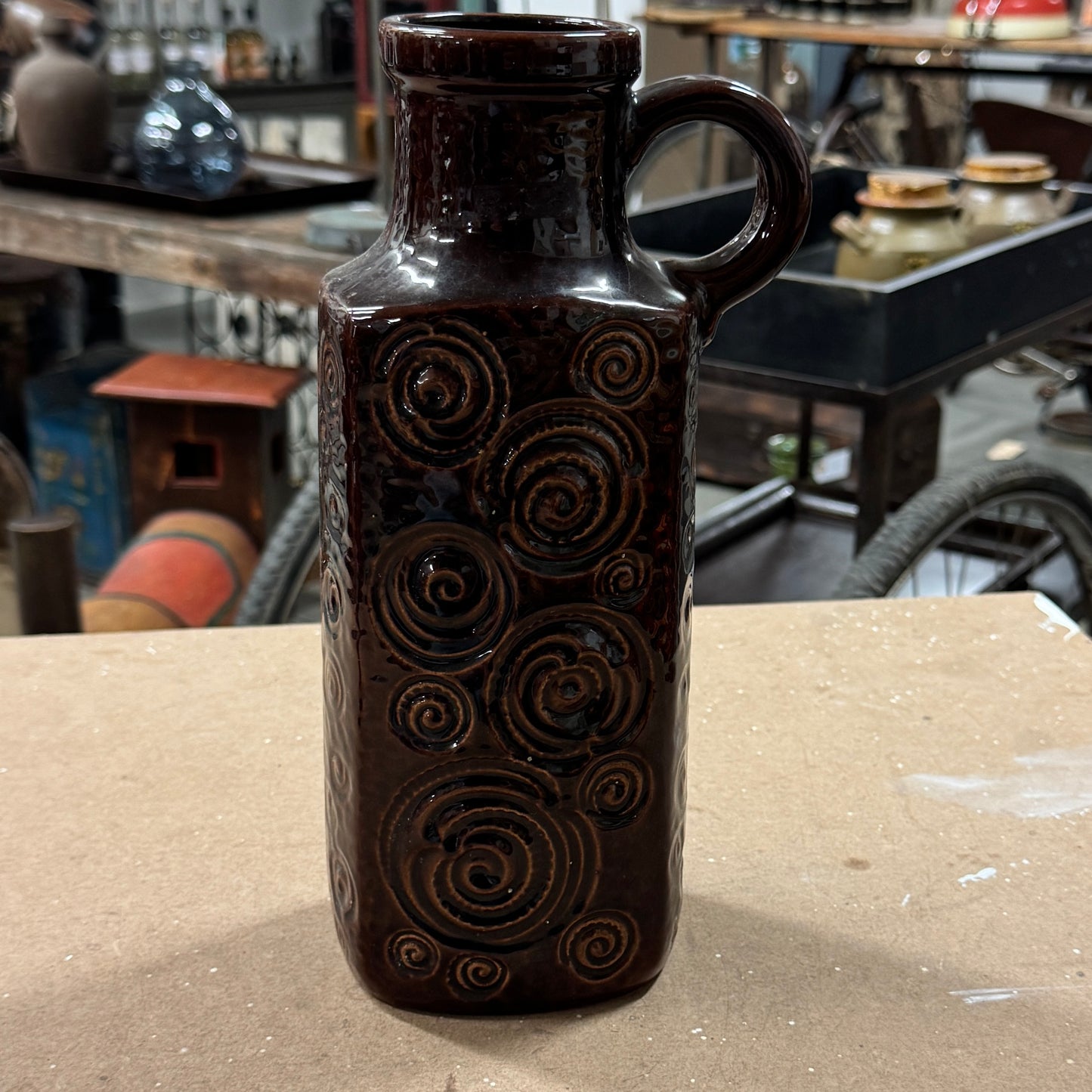 keramik brun vase