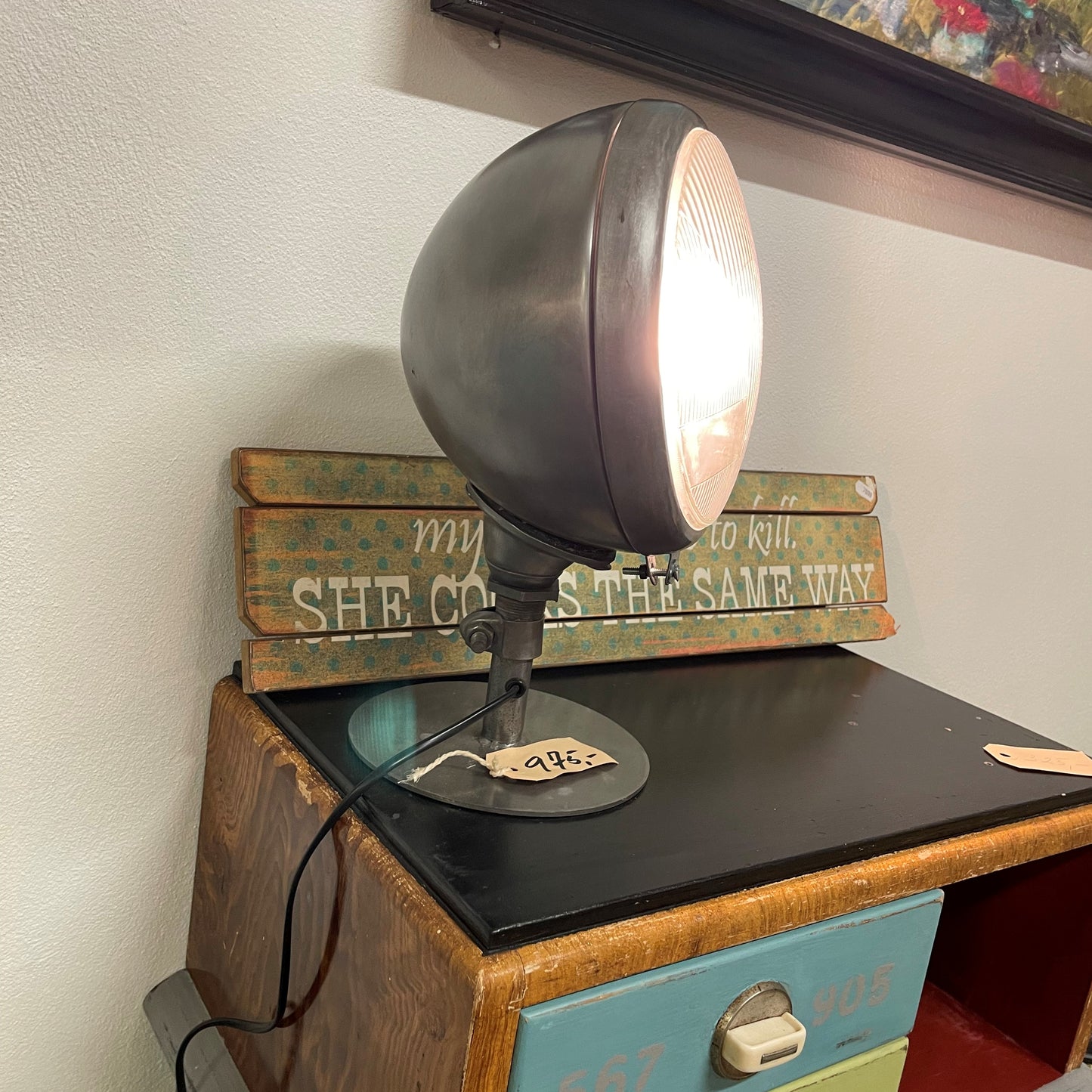 Rå bordlampe i metal