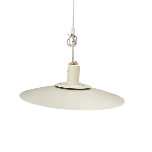 Hvid loftslampe i metal