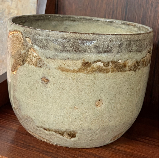 Flot stentøjs skål i natur farve