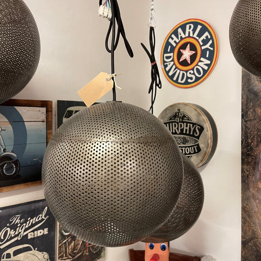 Rå kugle loftlampe i metal