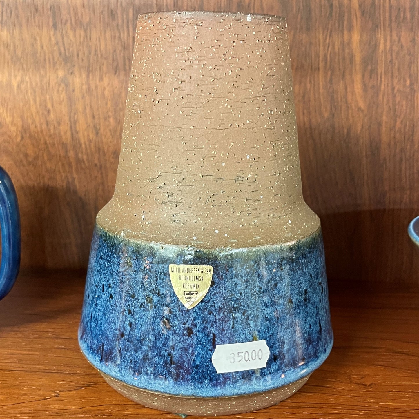Lille keramik vase blå glasur og natursten look
