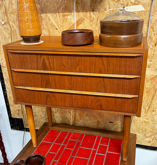 Teaktræ kommode