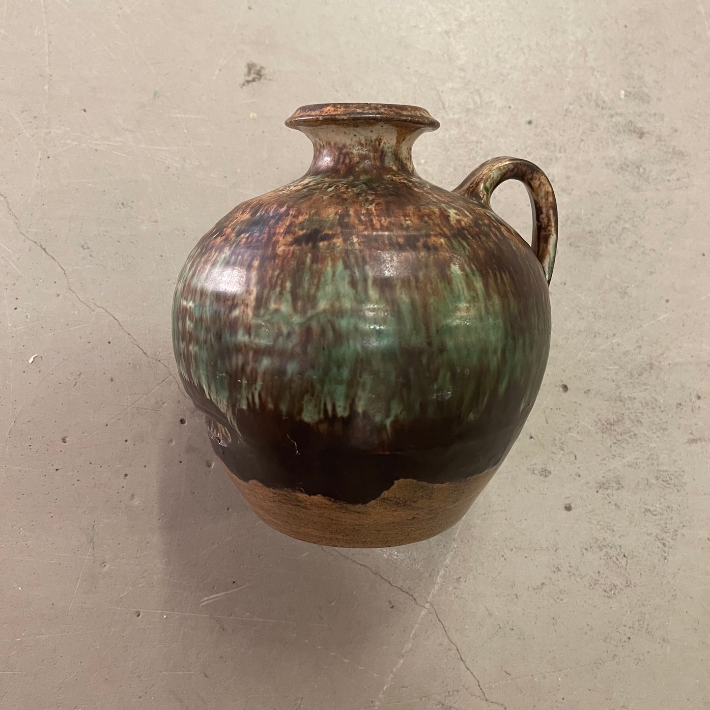 Etienne van Wonterghem Keramik vase med hank i smukke grønne og brune jordfarver